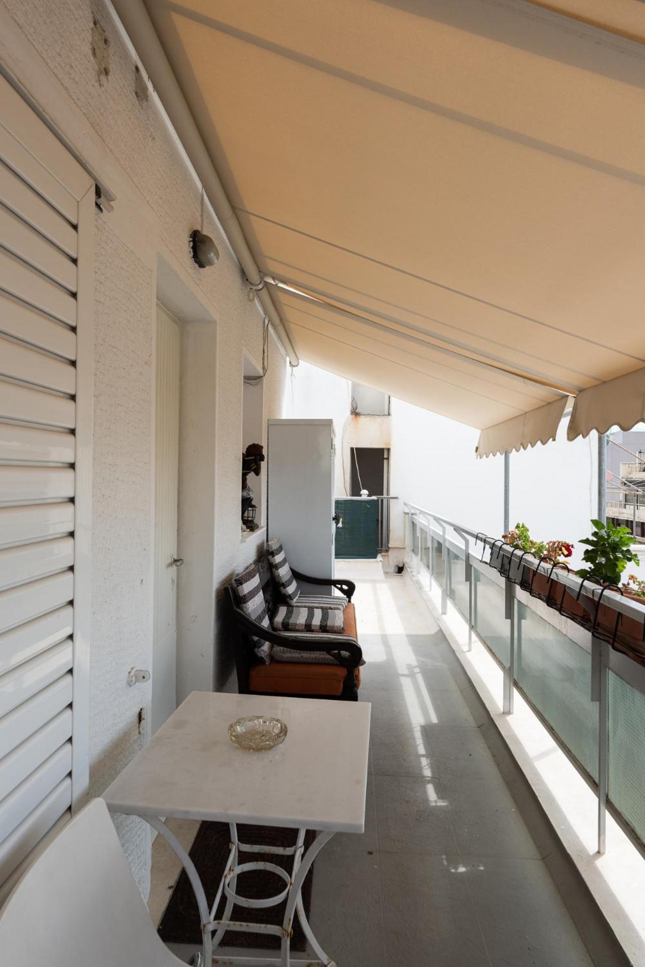 Tiny Apartment In The Centre Of Atenas Exterior foto