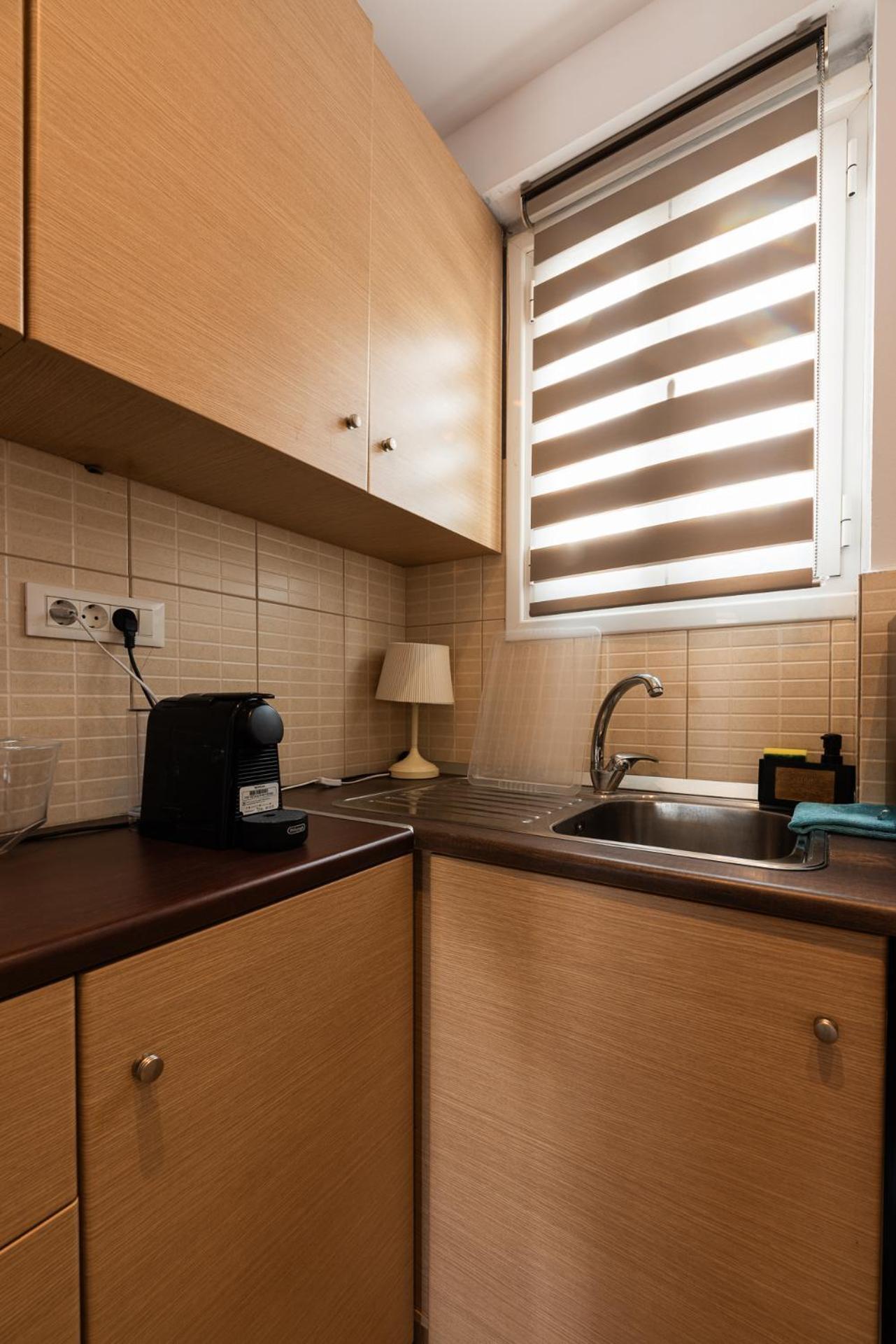 Tiny Apartment In The Centre Of Atenas Exterior foto