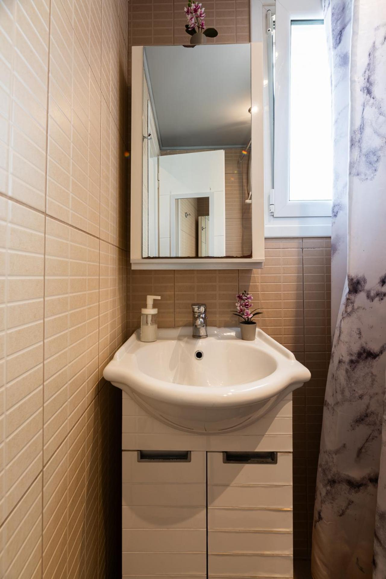 Tiny Apartment In The Centre Of Atenas Exterior foto